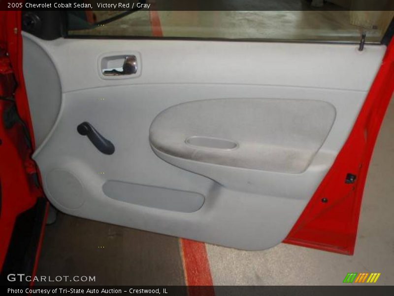 Victory Red / Gray 2005 Chevrolet Cobalt Sedan