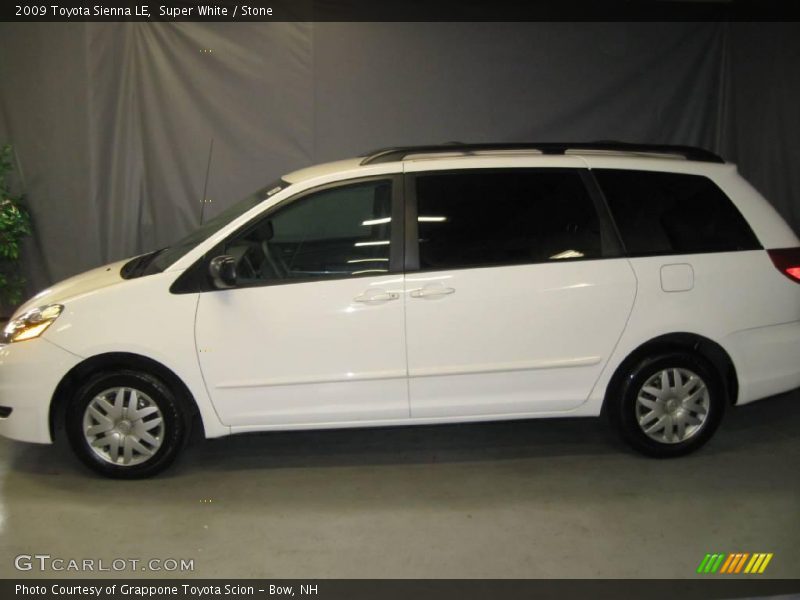 Super White / Stone 2009 Toyota Sienna LE