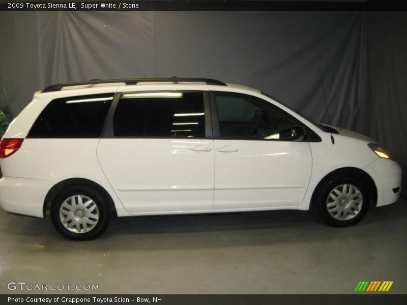 Super White / Stone 2009 Toyota Sienna LE