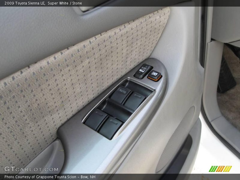 Super White / Stone 2009 Toyota Sienna LE