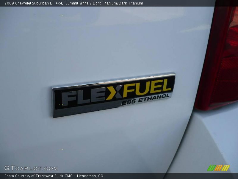 Summit White / Light Titanium/Dark Titanium 2009 Chevrolet Suburban LT 4x4