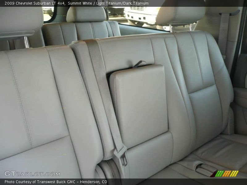 Summit White / Light Titanium/Dark Titanium 2009 Chevrolet Suburban LT 4x4