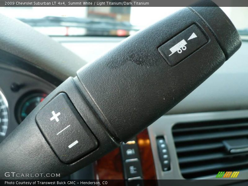 Summit White / Light Titanium/Dark Titanium 2009 Chevrolet Suburban LT 4x4