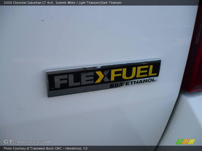 Summit White / Light Titanium/Dark Titanium 2009 Chevrolet Suburban LT 4x4