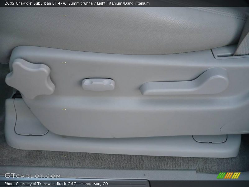 Summit White / Light Titanium/Dark Titanium 2009 Chevrolet Suburban LT 4x4