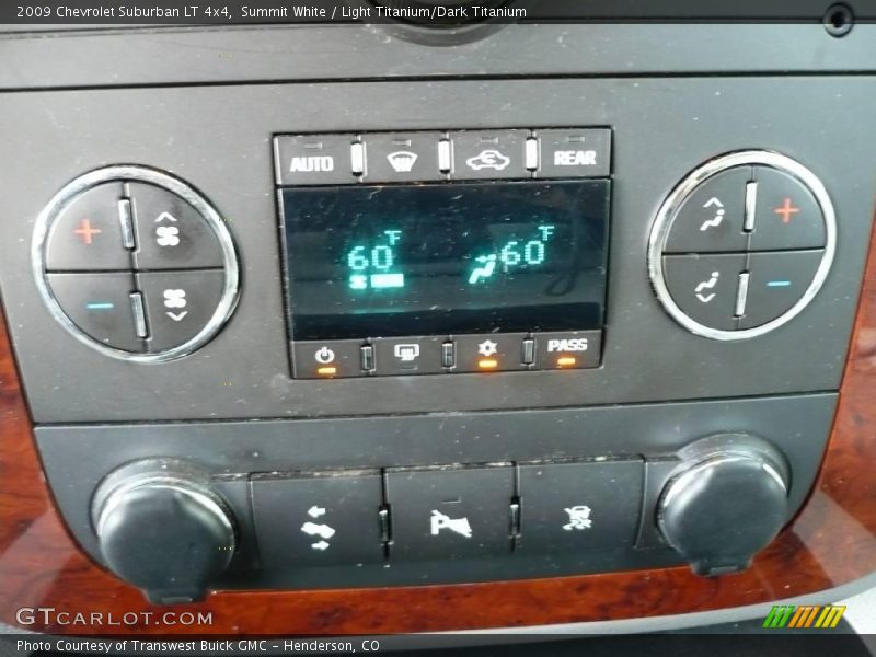 Summit White / Light Titanium/Dark Titanium 2009 Chevrolet Suburban LT 4x4