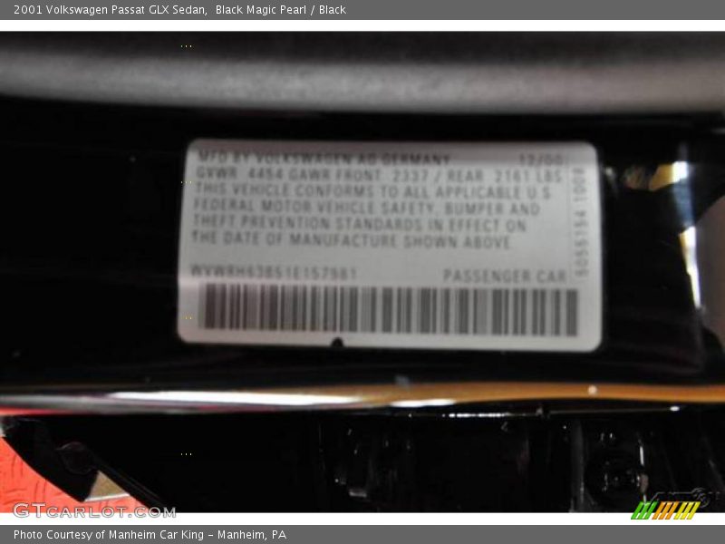 Black Magic Pearl / Black 2001 Volkswagen Passat GLX Sedan