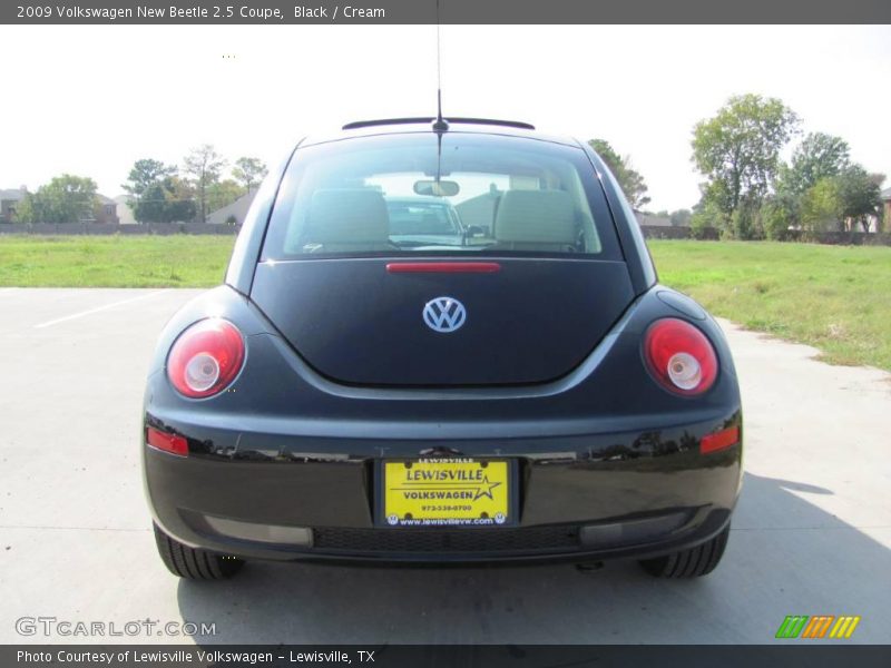 Black / Cream 2009 Volkswagen New Beetle 2.5 Coupe