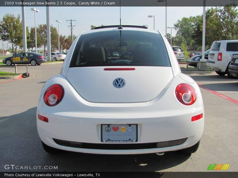 Candy White / Cream 2009 Volkswagen New Beetle 2.5 Coupe