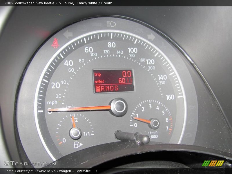Candy White / Cream 2009 Volkswagen New Beetle 2.5 Coupe
