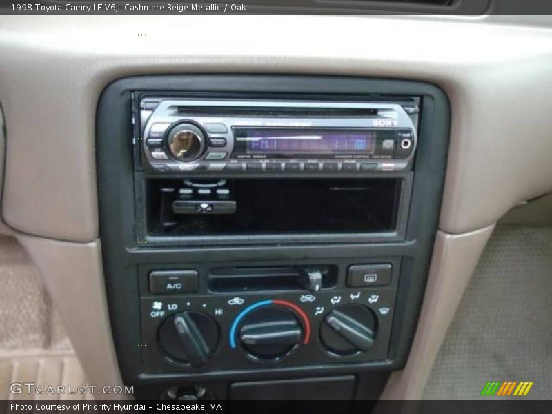 Cashmere Beige Metallic / Oak 1998 Toyota Camry LE V6