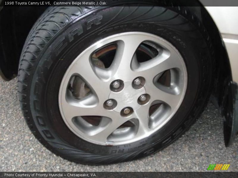 Cashmere Beige Metallic / Oak 1998 Toyota Camry LE V6