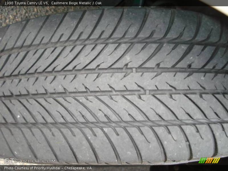 Cashmere Beige Metallic / Oak 1998 Toyota Camry LE V6