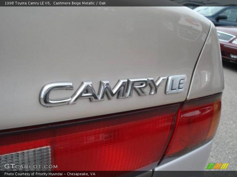 Cashmere Beige Metallic / Oak 1998 Toyota Camry LE V6