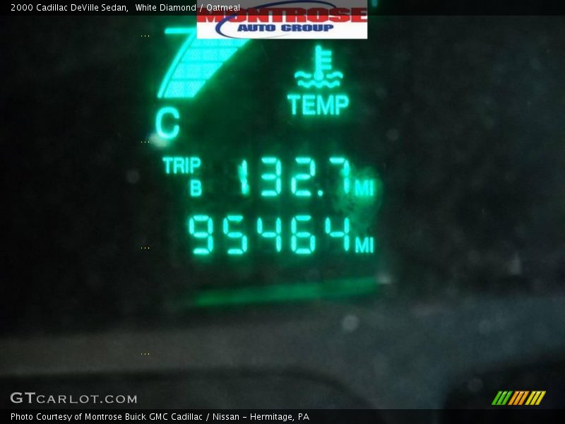 White Diamond / Oatmeal 2000 Cadillac DeVille Sedan