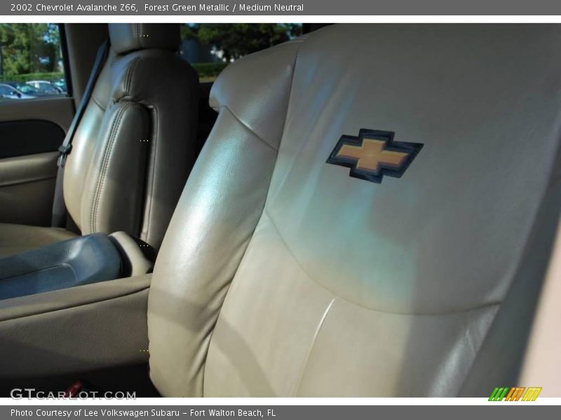 Forest Green Metallic / Medium Neutral 2002 Chevrolet Avalanche Z66