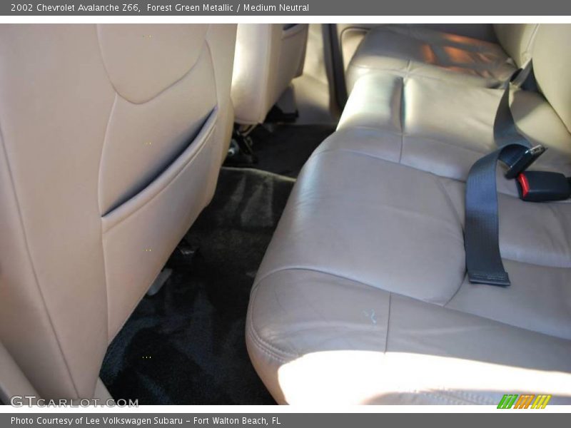 Forest Green Metallic / Medium Neutral 2002 Chevrolet Avalanche Z66