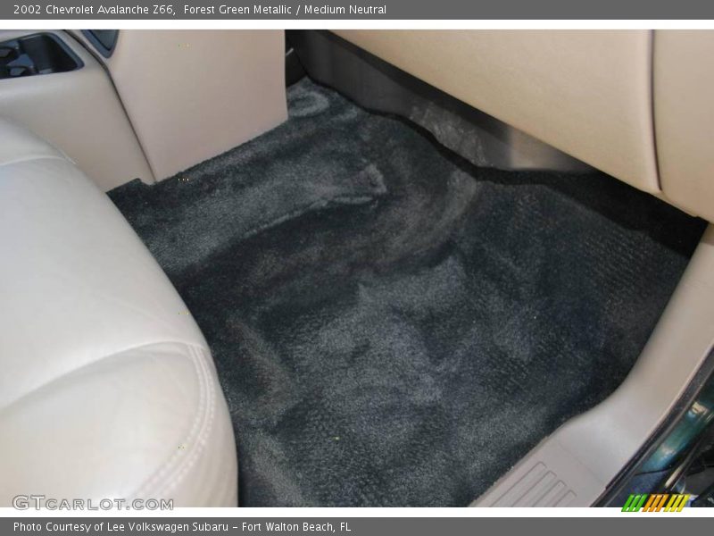Forest Green Metallic / Medium Neutral 2002 Chevrolet Avalanche Z66
