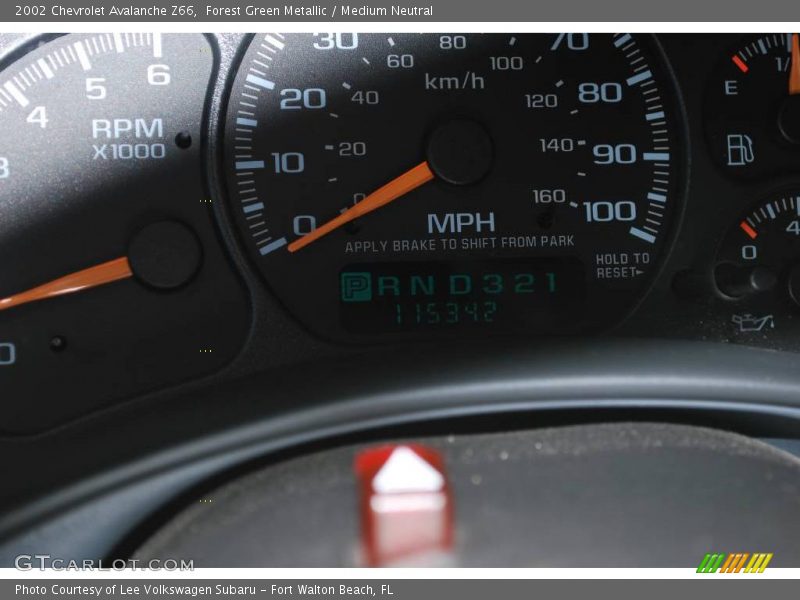 Forest Green Metallic / Medium Neutral 2002 Chevrolet Avalanche Z66