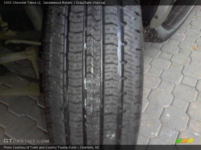Sandalwood Metallic / Gray/Dark Charcoal 2003 Chevrolet Tahoe LS