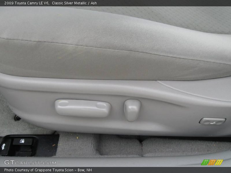 Classic Silver Metallic / Ash 2009 Toyota Camry LE V6