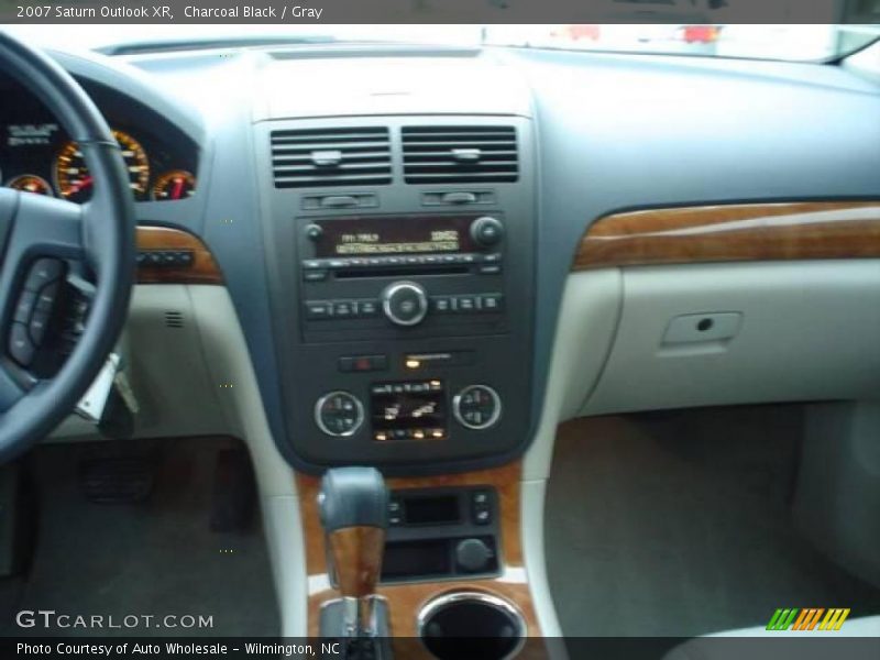Charcoal Black / Gray 2007 Saturn Outlook XR