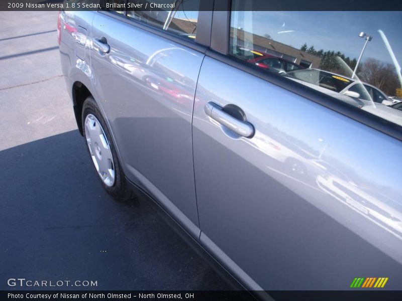 Brillant Silver / Charcoal 2009 Nissan Versa 1.8 S Sedan