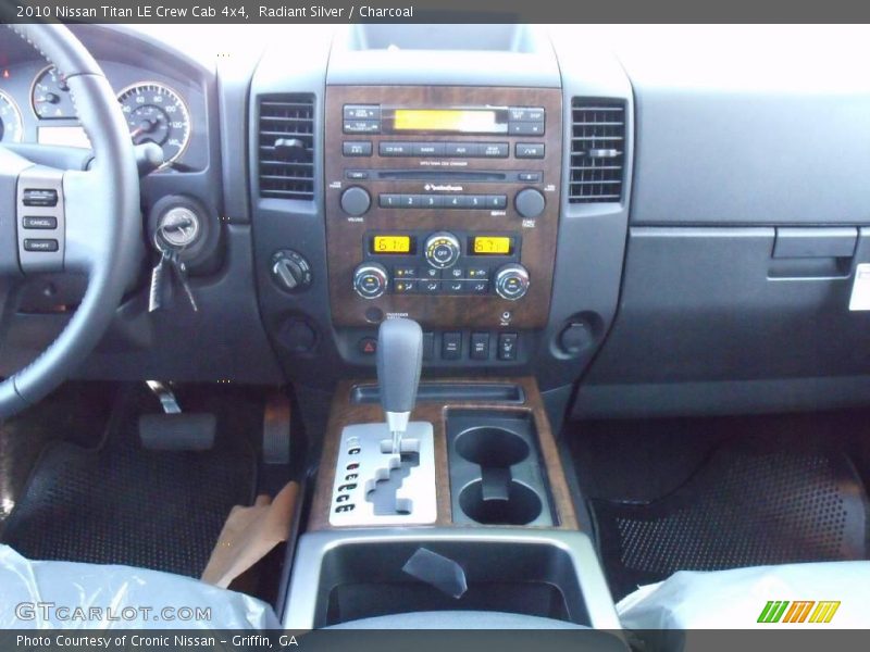 Radiant Silver / Charcoal 2010 Nissan Titan LE Crew Cab 4x4