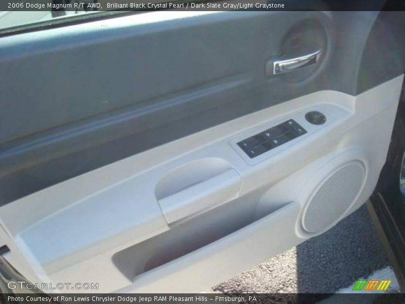 Brilliant Black Crystal Pearl / Dark Slate Gray/Light Graystone 2006 Dodge Magnum R/T AWD