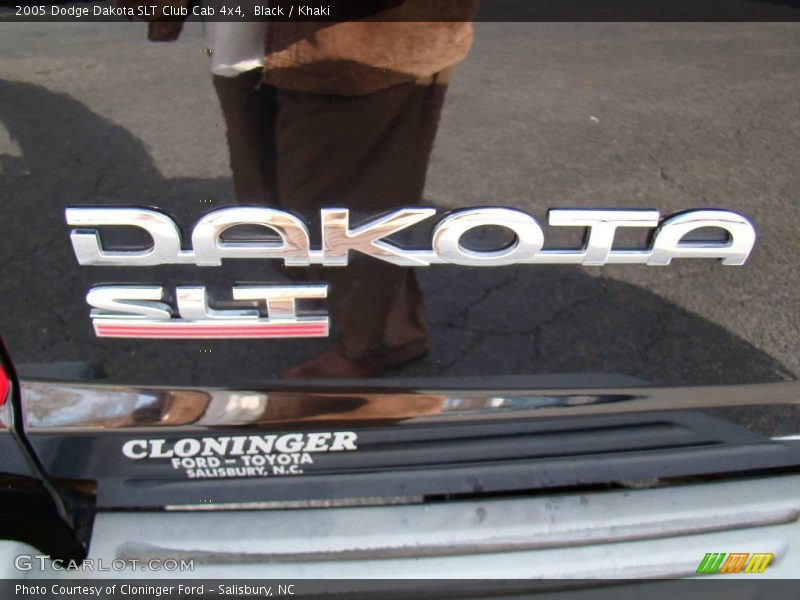 Black / Khaki 2005 Dodge Dakota SLT Club Cab 4x4