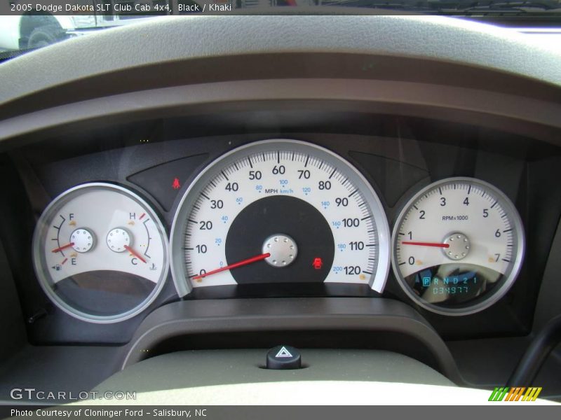 Black / Khaki 2005 Dodge Dakota SLT Club Cab 4x4