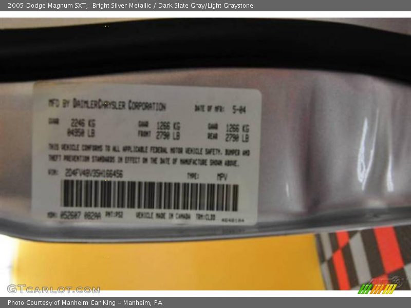 Bright Silver Metallic / Dark Slate Gray/Light Graystone 2005 Dodge Magnum SXT