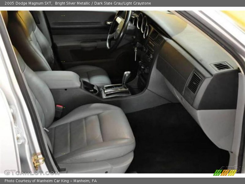 Bright Silver Metallic / Dark Slate Gray/Light Graystone 2005 Dodge Magnum SXT