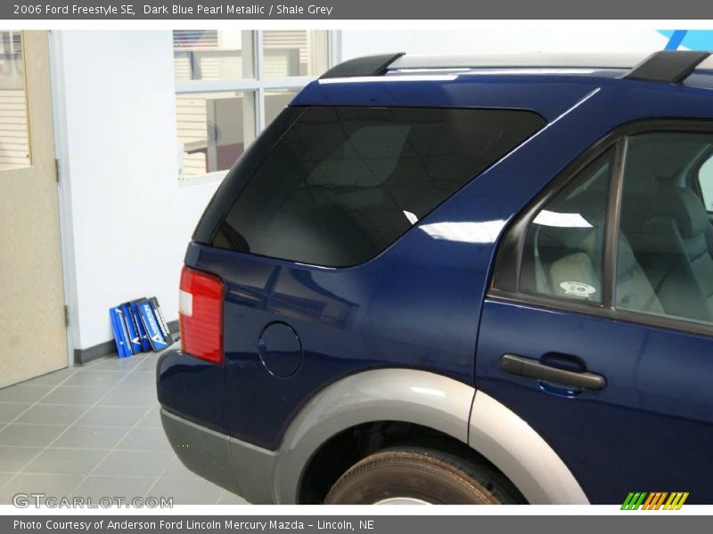 Dark Blue Pearl Metallic / Shale Grey 2006 Ford Freestyle SE