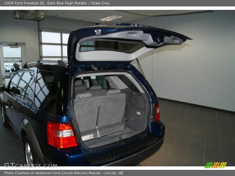 Dark Blue Pearl Metallic / Shale Grey 2006 Ford Freestyle SE