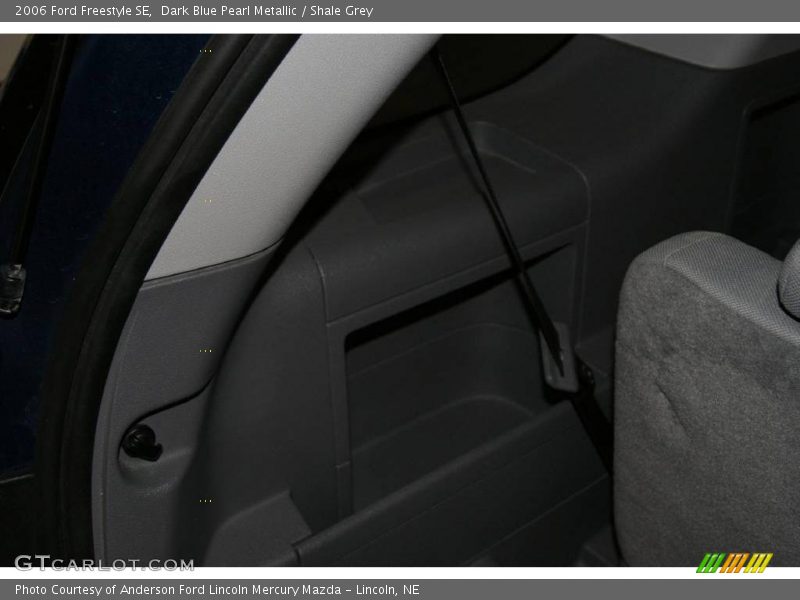 Dark Blue Pearl Metallic / Shale Grey 2006 Ford Freestyle SE