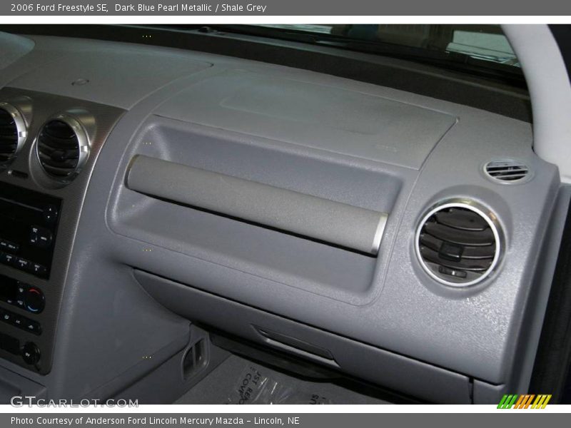 Dark Blue Pearl Metallic / Shale Grey 2006 Ford Freestyle SE