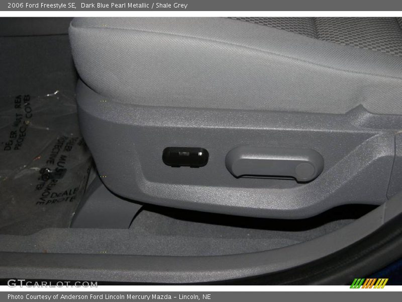 Dark Blue Pearl Metallic / Shale Grey 2006 Ford Freestyle SE