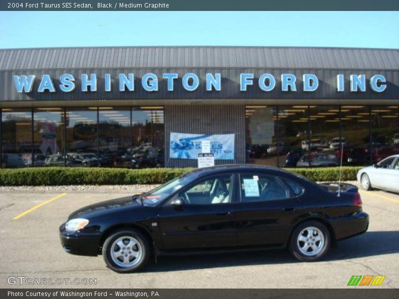 Black / Medium Graphite 2004 Ford Taurus SES Sedan
