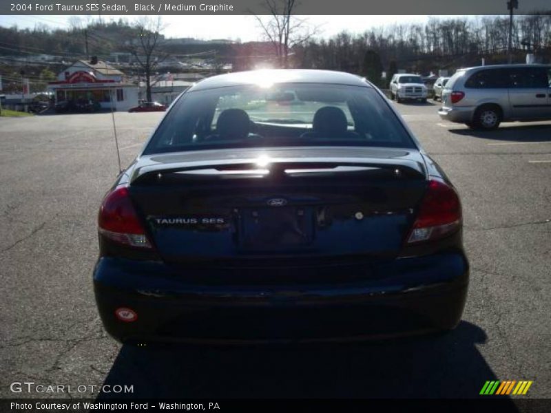 Black / Medium Graphite 2004 Ford Taurus SES Sedan