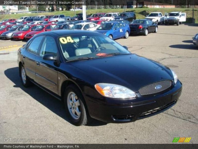 Black / Medium Graphite 2004 Ford Taurus SES Sedan