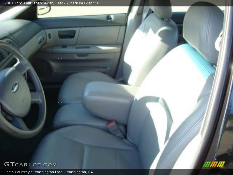 Black / Medium Graphite 2004 Ford Taurus SES Sedan