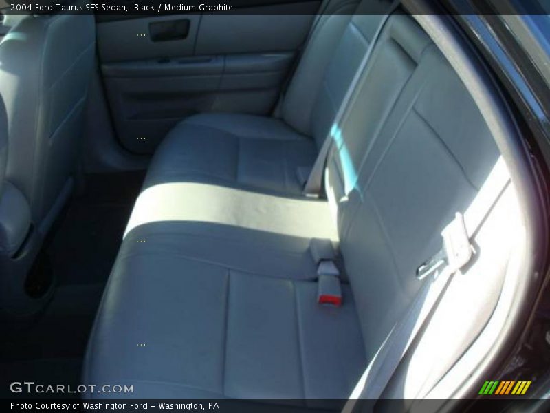 Black / Medium Graphite 2004 Ford Taurus SES Sedan