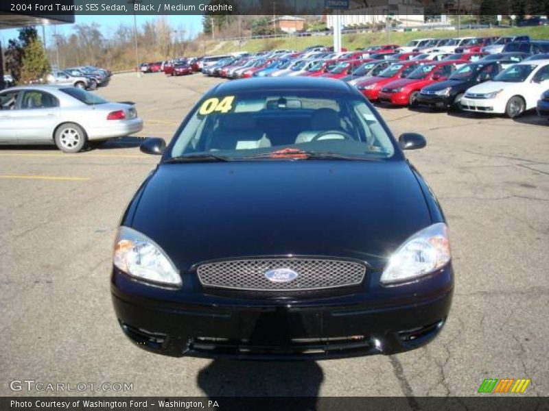 Black / Medium Graphite 2004 Ford Taurus SES Sedan