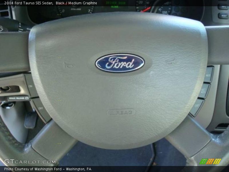 Black / Medium Graphite 2004 Ford Taurus SES Sedan