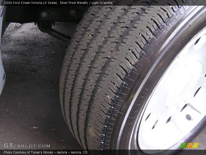 Silver Frost Metallic / Light Graphite 2000 Ford Crown Victoria LX Sedan