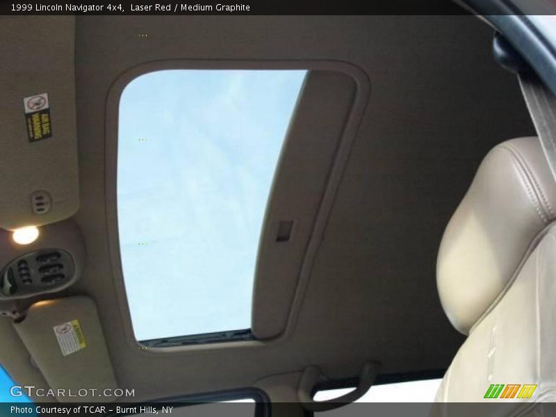 Laser Red / Medium Graphite 1999 Lincoln Navigator 4x4
