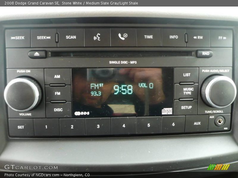 Stone White / Medium Slate Gray/Light Shale 2008 Dodge Grand Caravan SE