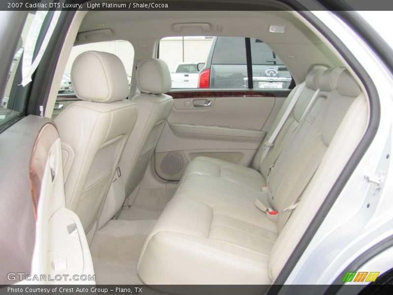 Light Platinum / Shale/Cocoa 2007 Cadillac DTS Luxury