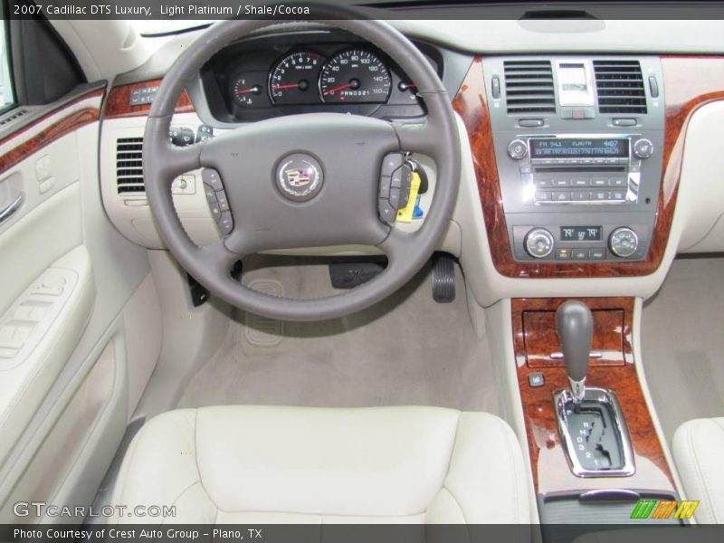 Light Platinum / Shale/Cocoa 2007 Cadillac DTS Luxury